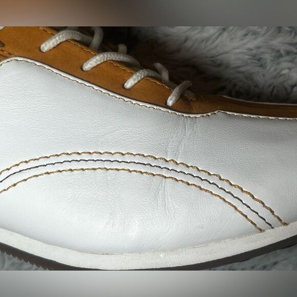 Timberland Wheat and White Sneakers Casual Size 7 1/2
Vintage - Picture 10 of 13